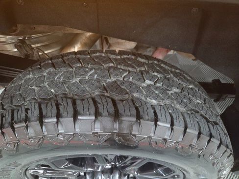 Used 2022 GMC Sierra 2500 Denali w/ Denali Black Diamond Edition image 95