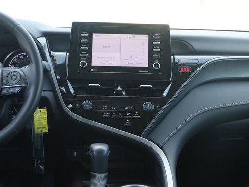 Used 2024 Toyota Camry SE FWD image 23