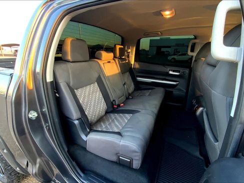 Used 2018 Toyota Tundra SR5 w/ SR5 Upgrade Package RWD image 20