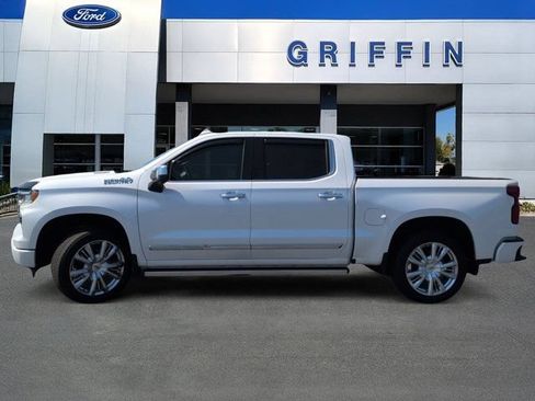 Used 2024 Chevrolet Silverado 1500 High Country AWD/4WD image 10
