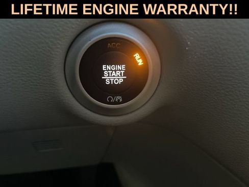 Used 2024 Chrysler Pacifica Touring-L FWD image 20