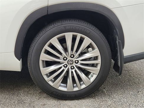 Used 2022 Toyota Highlander Platinum image 33