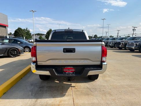 Used 2017 Toyota Tacoma TRD Off-Road w/ Tow Package (A/T) AWD/4WD image 6