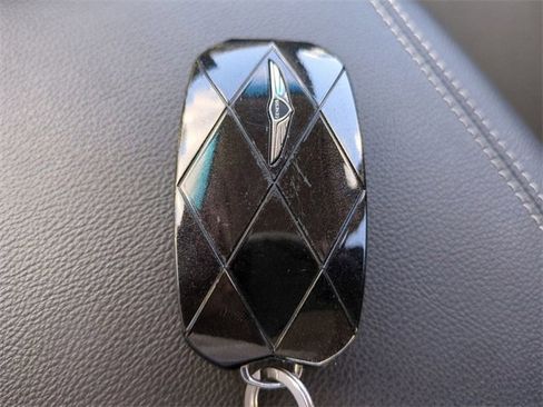 Certified 2025 Genesis G70 2.5T image 27