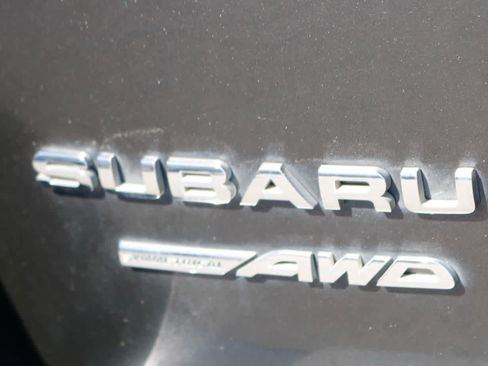 Used 2019 Subaru Crosstrek 2.0i Limited w/ Moonroof Package w/Navigation AWD/4WD image 10