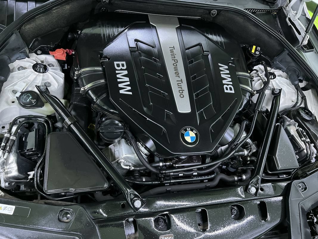 Used 2016 BMW 550i Gran Turismo xDrive AWD/4WD image 32