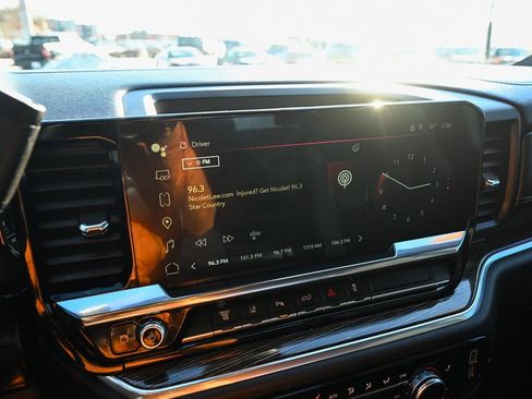 Used 2024 GMC Sierra 2500 SLE image 34