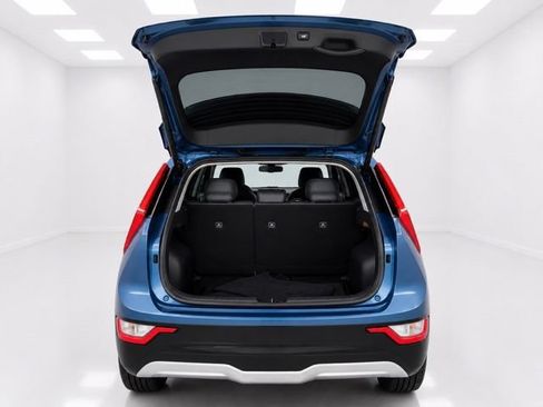 Used 2023 Kia Niro Wind w/ Wind Preserve Package FWD image 11