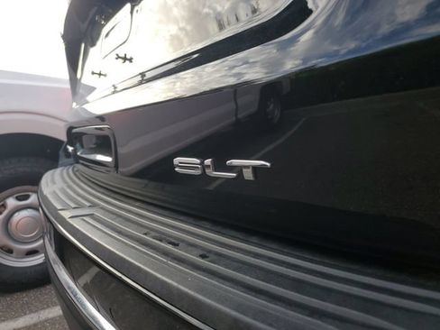 Used 2023 GMC Yukon XL SLT RWD image 8