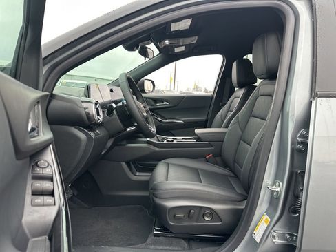 New 2026 Chevrolet Equinox LT w/ Convenience Package II image 7