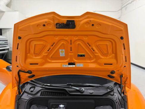 Used 2018 Lamborghini Huracan Performante AWD/4WD image 40