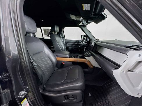 Certified 2022 Land Rover Defender 110 X-Dynamic HSE image 25