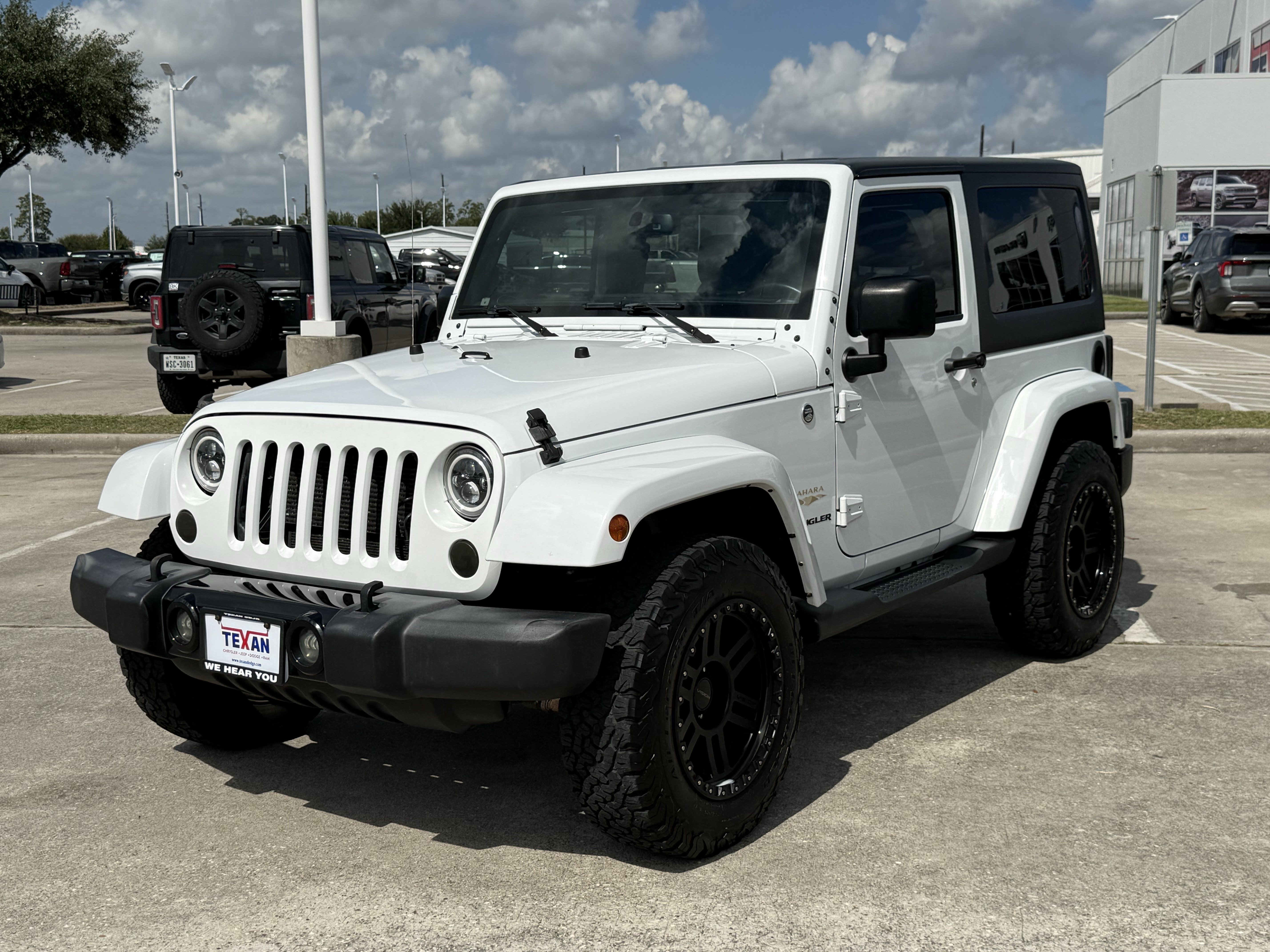 Used 2015 Jeep Wrangler Sahara w/ Trailer Tow Group AWD/4WD image 9
