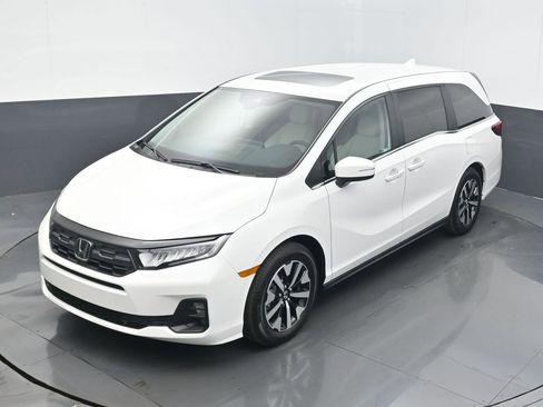 Certified 2026 Honda Odyssey EX-L image 9