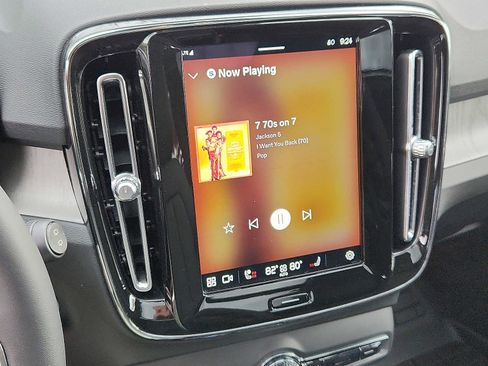 Certified 2023 Volvo XC40 B5 Plus w/ Driver Assist Package image 15