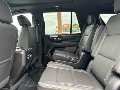 Used 2022 GMC Yukon SLT w/ SLT Premium Package AWD/4WD image 17