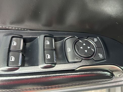 Used 2017 Lincoln MKC Premiere image 23