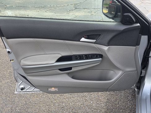 Used 2009 Honda Accord EX-L image 9