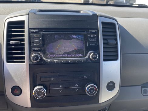 Used 2018 Nissan Frontier SV image 14