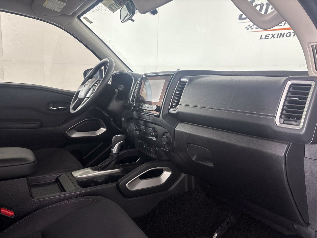 Used 2024 Nissan Frontier SV w/ Technology Package RWD image 30