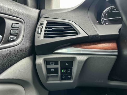 Used 2017 Acura MDX FWD w/ Advance Package image 37