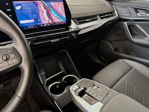 Used 2025 BMW X2 xDrive28i image 25