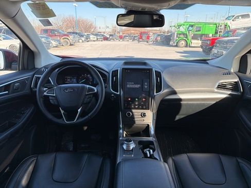 Used 2022 Ford Edge Titanium image 14