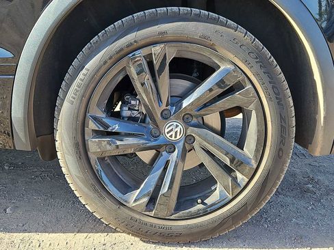 Used 2021 Volkswagen Tiguan SE R-Line image 14