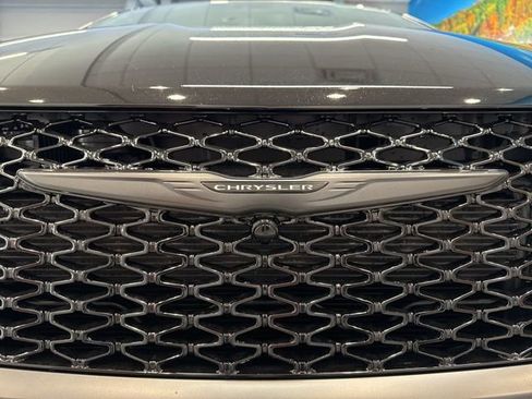 New 2026 Chrysler Pacifica Limited w/ S Appearance Package image 11