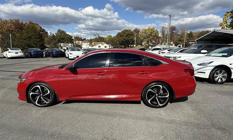 Used 2022 Honda Accord Sport image 2