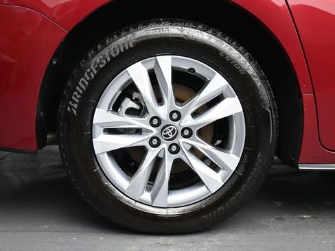 Used 2025 Toyota Sienna Limited image 10