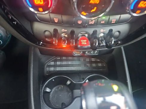 Used 2016 MINI Cooper Clubman image 35