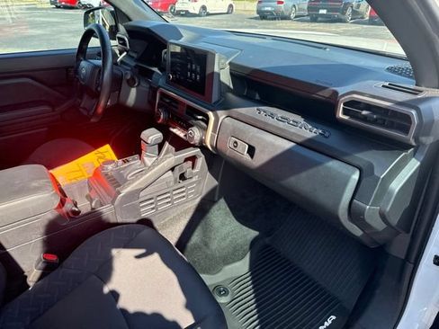 Used 2024 Toyota Tacoma SR AWD/4WD image 15