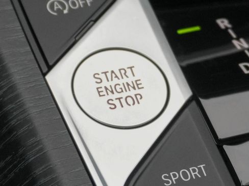 Certified 2025 BMW 330i xDrive Sedan w/ Premium Package image 23