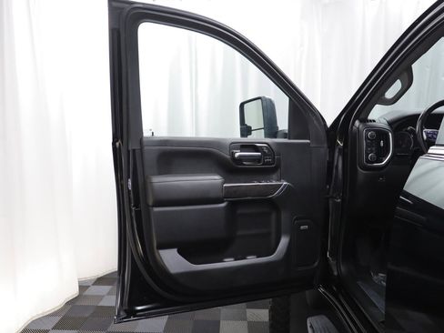 Used 2020 Chevrolet Silverado 3500 LTZ w/ LTZ Plus Package image 5