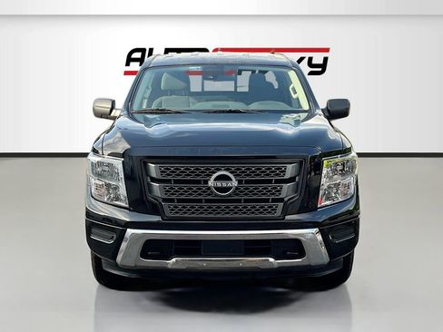 Used 2024 Nissan Titan SV AWD/4WD image 2