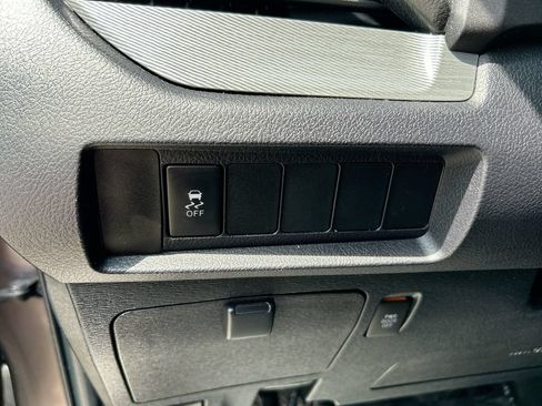 Used 2016 Toyota Sienna SE FWD image 14