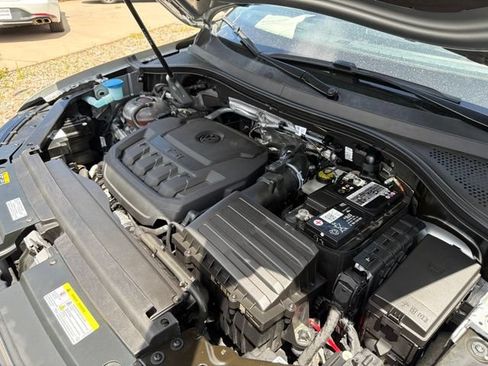 Used 2023 Volkswagen Tiguan SE R-Line AWD/4WD image 10