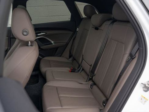Certified 2025 Audi Q5 Premium w/ Convenience Package AWD/4WD image 18