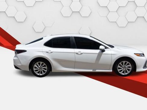 Used 2024 Toyota Camry LE FWD image 7