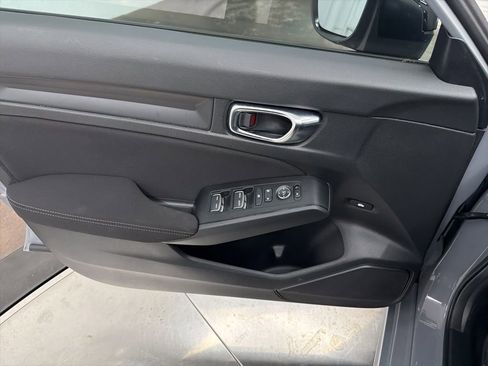 Used 2025 Honda Civic Sport image 17