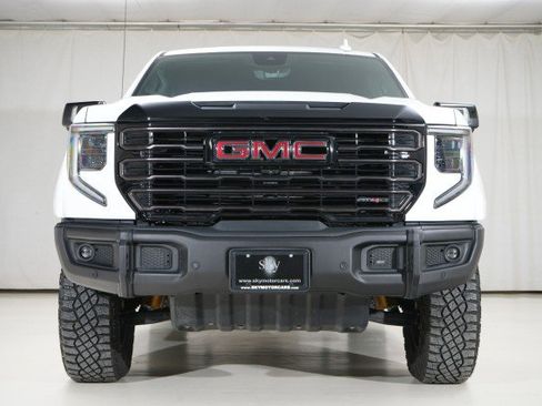 Used 2024 GMC Sierra 1500 AT4X image 8