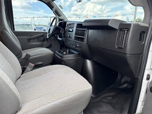 Used 2019 GMC Savana 3500 Extended image 14