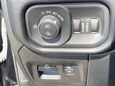Used 2022 RAM 1500 Laramie AWD/4WD image 25