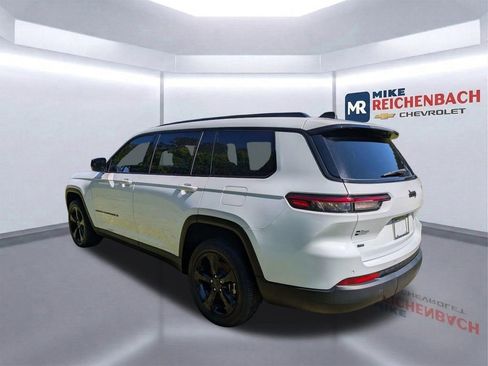 Used 2023 Jeep Grand Cherokee L Laredo RWD image 6