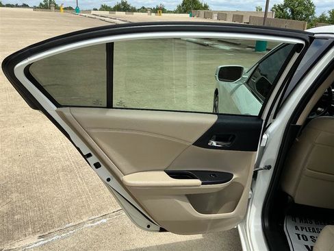 Used 2017 Honda Accord EX-L image 30