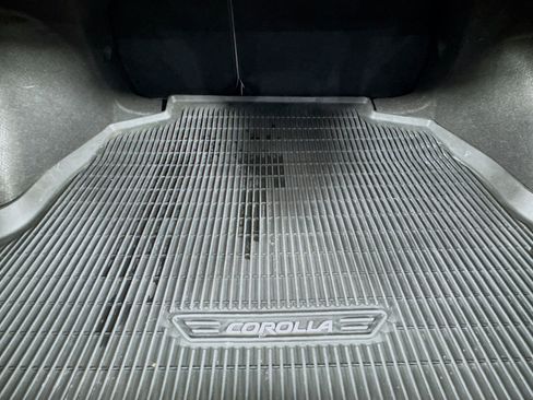 Used 2020 Toyota Corolla L image 27