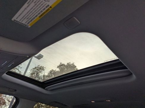 Used 2020 Chevrolet Suburban LT image 15