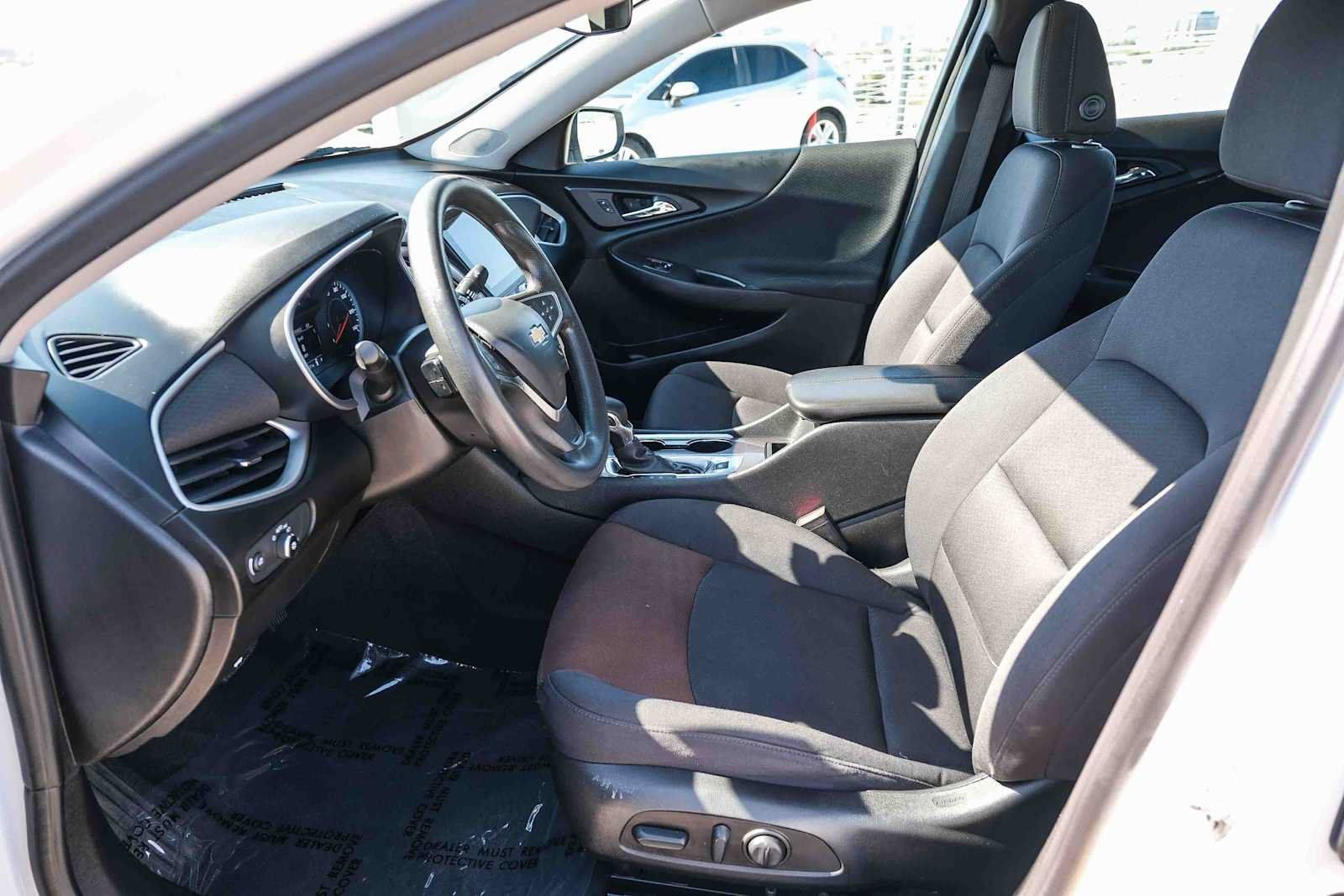 Used 2022 Chevrolet Malibu LT FWD image 19