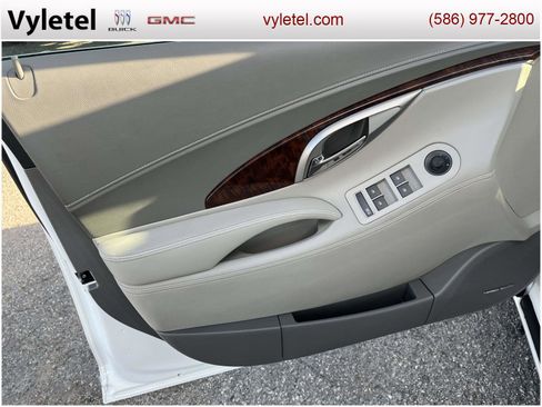 Used 2010 Buick LaCrosse CXL w/ Luxury Package image 16